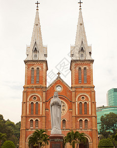 越南红砖的西贡圣母会大教堂正统古老的图片