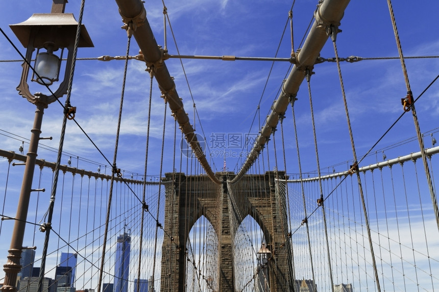 纽约市具有历史意义的布鲁克林大桥在海洋上的景象结石历史城市图片