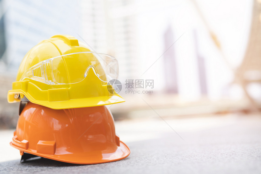 建造安全头盔的项目就业图片