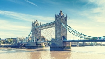 泰晤士河上塔桥的视图伦敦英国选择聚焦点古老效应脱欧地标超过图片