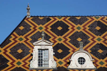 外观法国波恩霍斯皮克人聚铬屋顶世界老的高清图片
