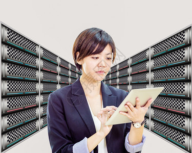信息女士亚洲网络技术员带有服务器原始设计要素的亚洲女网络技术员数据库图片