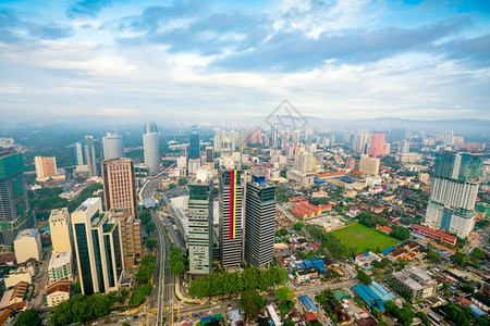 首都亚洲人城市景观吉隆坡中心天线马来西亚有蓝色天空图片