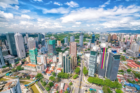 摩天大楼首都吉隆坡市中心天线马来西亚有蓝色天空城市景观图片