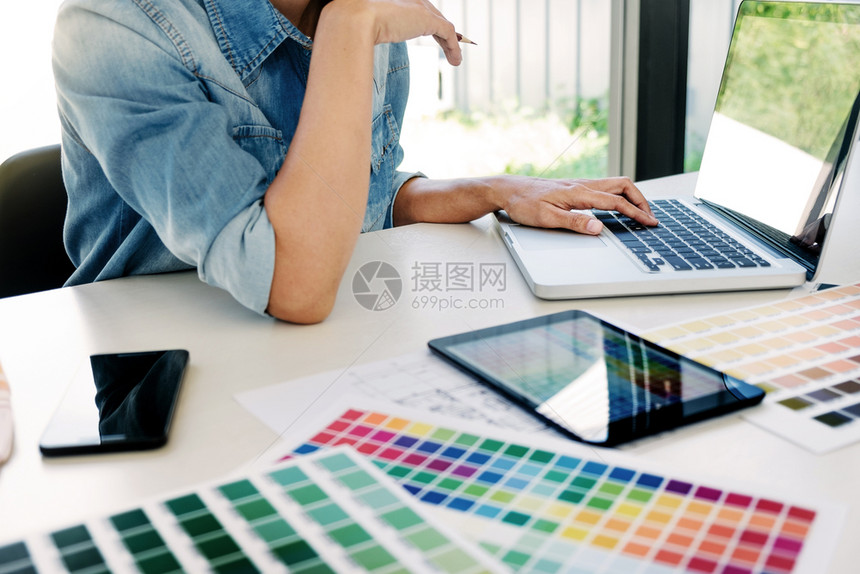 丰富多彩的使用色图表进行建筑项目工程的内部echeitect设计师光谱桌子图片