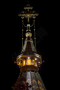 夜景大都会东正教堂的风光照亮塔台之景新哥特式建筑学叉图片