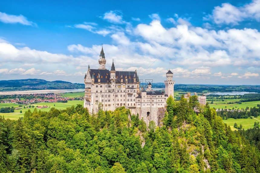 德国巴伐利亚西南的纽施旺斯坦城堡闻名世界仙女施万高欧洲图片