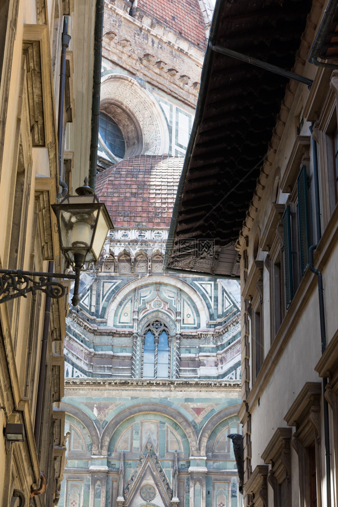 佛罗伦萨市历史中心街道的景象结石雕塑身体图片