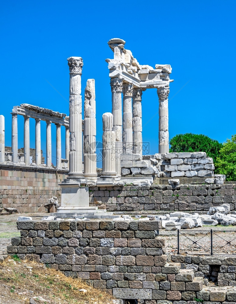 土耳其佩格蒙古城土耳其迪奥尼索斯寺一座古希腊城市Pergamon的迪奥尼索斯神庙佩加蒙历史目的地图片
