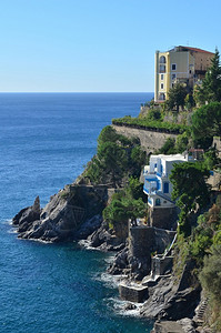 在意大利河沿岸的悬崖上意大利河口阿马尔菲海岸门农村房屋图片