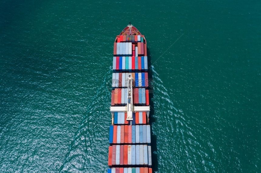 迪拜运输加载海摄影机从无人驾驶飞航空角度出口进的货集装箱船进口物由海上摄像机出口图片