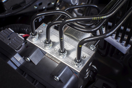 腹肌ABS单位模块控制箱装有车刹系统管道自动的掌握图片