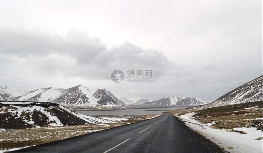 冬天通往斯奈山半岛的路图片