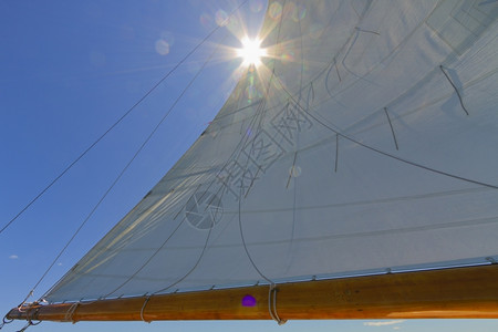 私人帆船游艇的吊杆帆和操纵风景运输活动户外图片