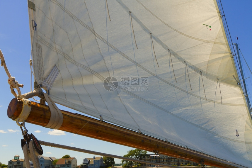 天血管休闲的私人帆船游艇吊杆帆和操纵风景图片