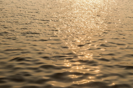 日落时的地表水日落时的地表水户外河阳光图片