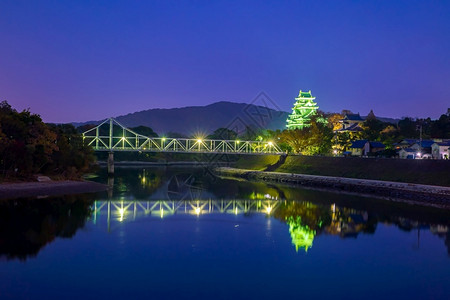 冈山秋季在日落时本福滨市的好山城堡著名观光图片