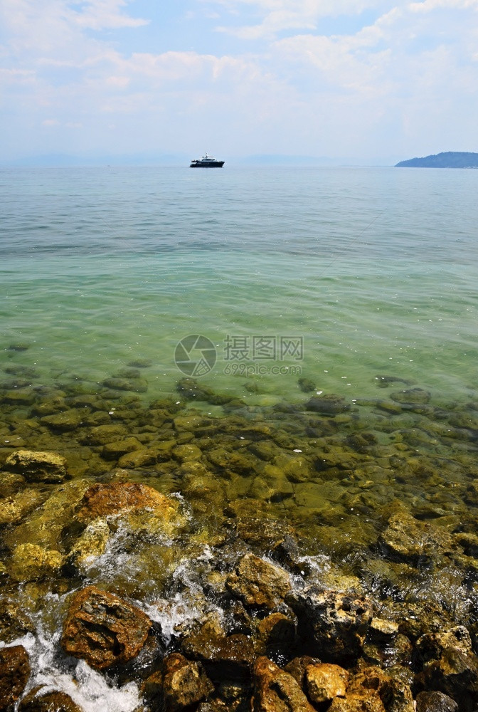 船派对海上美丽的游艇旅行夏季和假日的概念蓝色图片