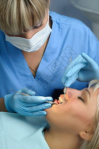 做牙齿手术的病人患者图片