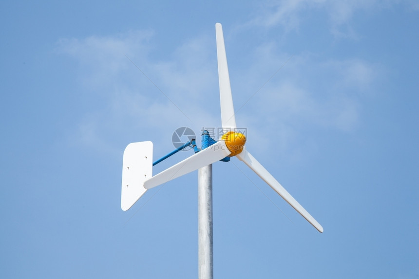 发电机创新风力涡轮用发电安装在海边全球的图片