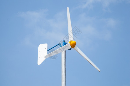 发电机创新风力涡轮用发电安装在海边全球的图片