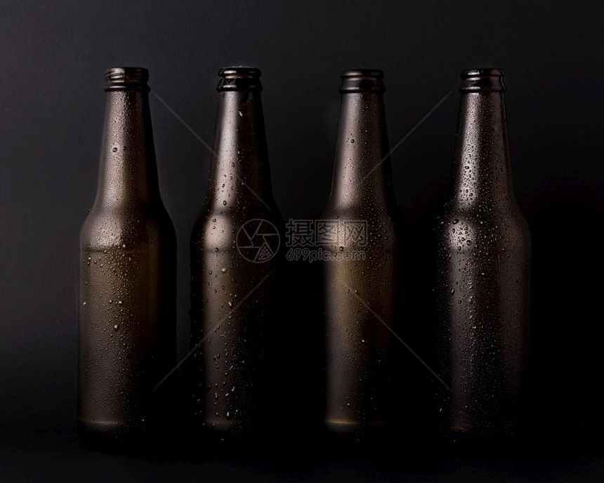 艺术黑啤酒瓶线排手图片