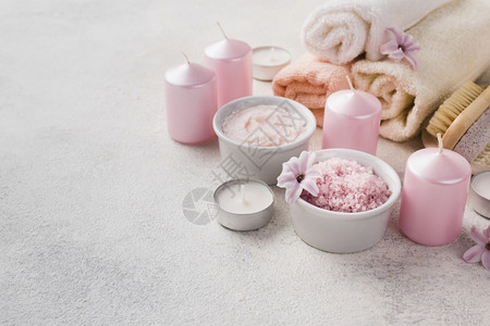 化妆品用毛巾把护肤浴缸的蜡烛紧闭起来肥皂工作室图片
