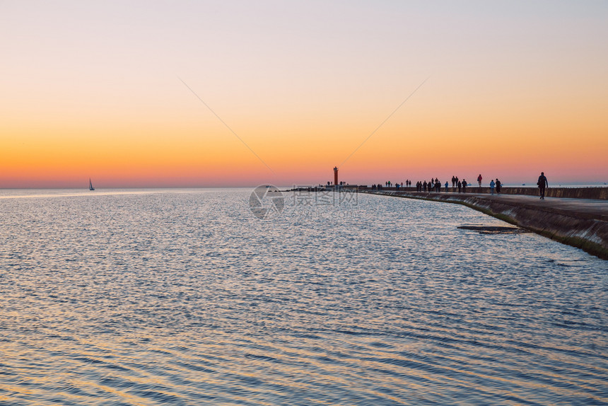 自然墙纸拉脱维亚里加波罗的海日落摩尔和波浪2017年游艇红色的图片
