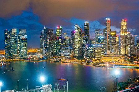 酒店外部的新加坡市中心黄昏的天线海湾地区全景图片