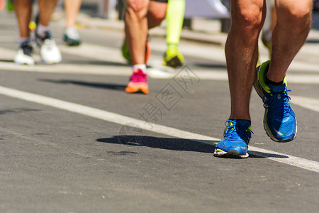 运动员移慢跑马拉松步者运动鞋的详情图片