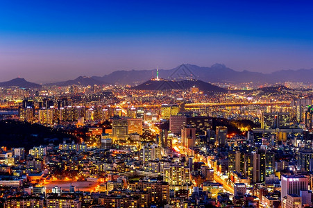 日落天际线南韩首尔夜间交通市风和塔地标图片