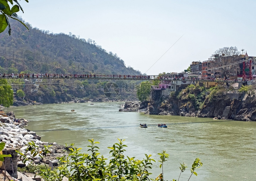印度亚洲Laxmanjhula的江河Ganga国民桥旅行图片