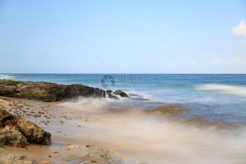 美丽的海滩风景图片