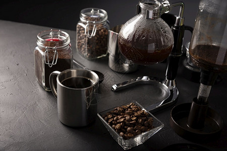 制作蒸馏咖啡工具图片