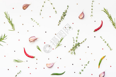 香气白色背景的绿草药和香料以及复制空间菜单框架设计带有烹饪素材的食品模式背景平直俯卧在顶部迷迭香有机的背景