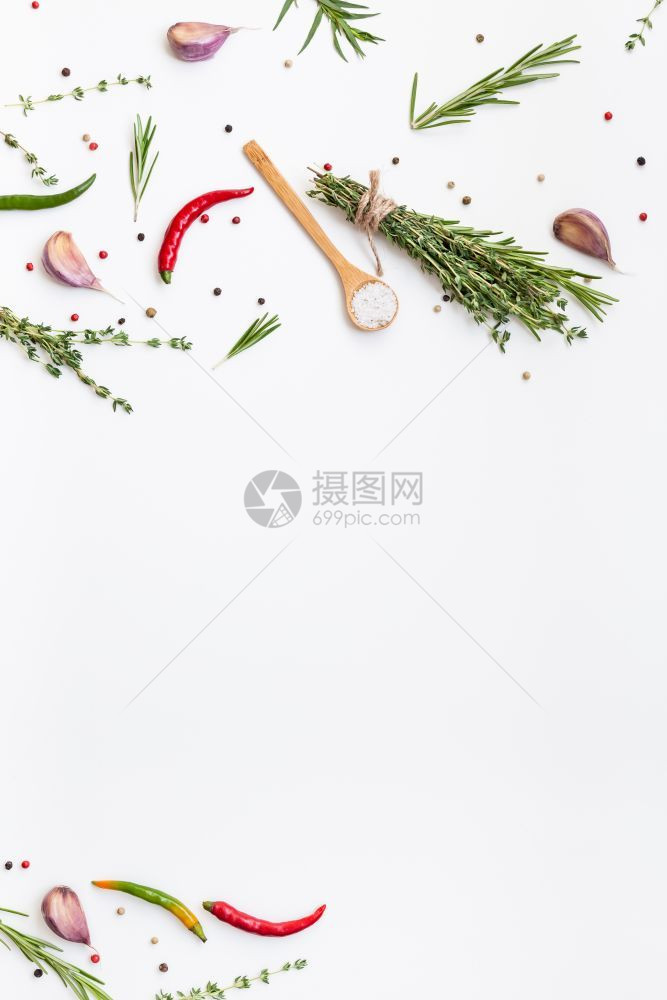 意大利语黑色的白背景绿草药和香料以及复制空间菜单框架设计带有烹饪素材的食品模式背景平直俯卧在顶部平板图片