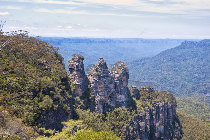青山三姐妹会的岩层形成于蓝山澳大利亚顶峰遗产图片