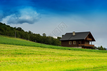 景观峡湾经典挪威小屋风景背高清经典挪威小屋风景背经典的图片