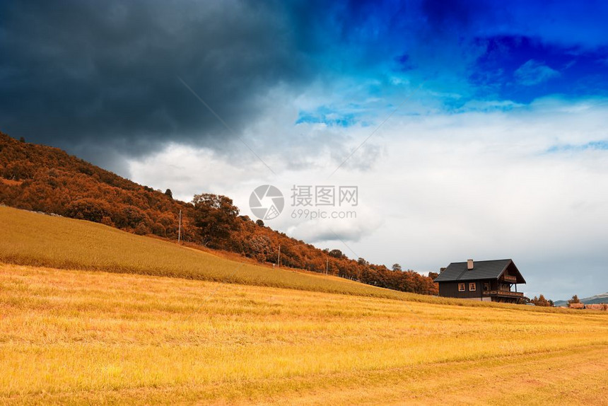 戏剧旅游经典挪威小屋风景背高清经典挪威小屋风景背图片