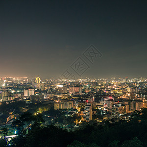 经济地标夜晚的城市景色多彩是商业增长的都市自主图片