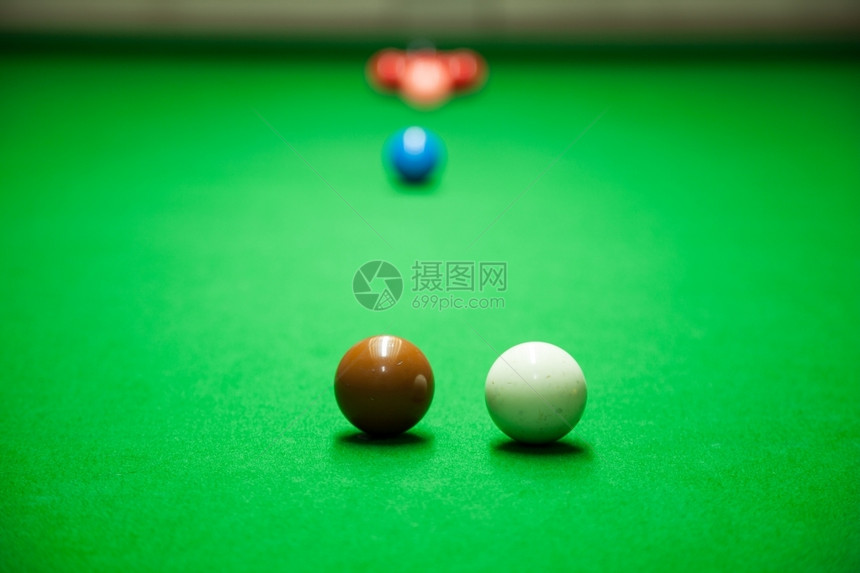 准备开始播放匹配颜色的和位置彩牌局Snookerballsonatable玩台球娱乐图片