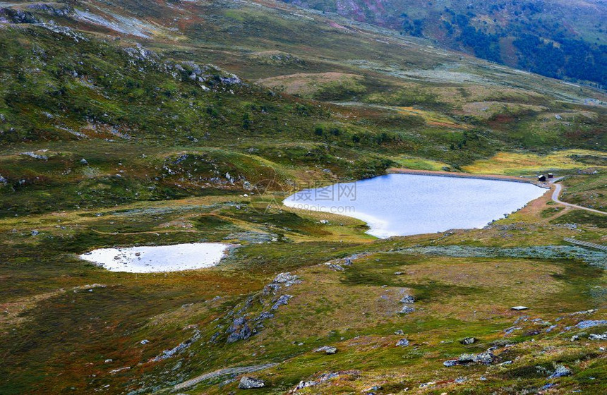 挪威山湖风景背高清挪威山湖风景背特罗姆瑟方向光滑的图片