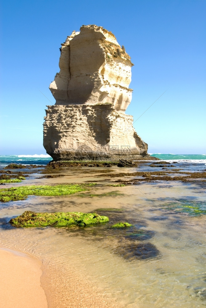 天空十二神徒之一在南维多利亚州海岸线上的一系列石灰岩堆是澳大利亚人的主要旅游景点之一注南方海洋图片