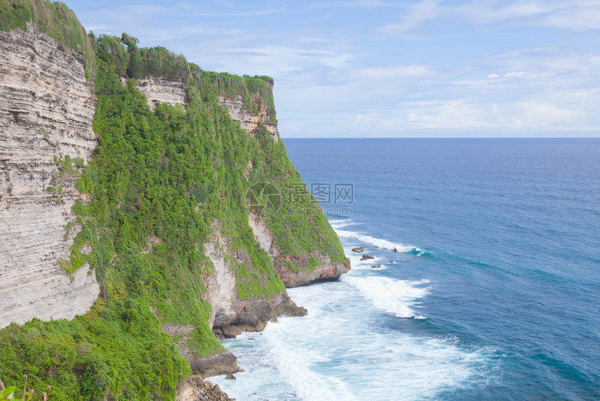 海景印度尼西亚巴厘岛PuraUluwatu寺庙的景象乌鲁瓦图高的图片