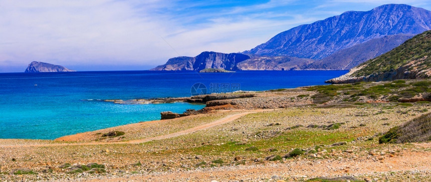 山夏天翠希腊AgiosNikolaos附近的野外海滩克里特岛的坚固自然图片