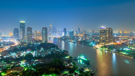 蓝色的现代曼谷夜间风景黄昏时地貌河景色曼谷夜间风景水图片