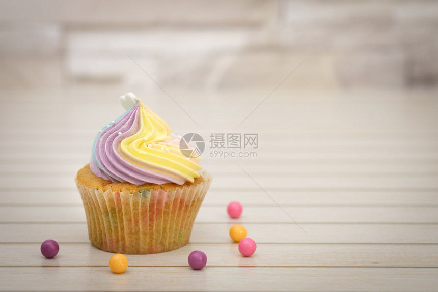 Cupcake饼的装饰美极了光亮明AF点选择乡村糕甜的图片