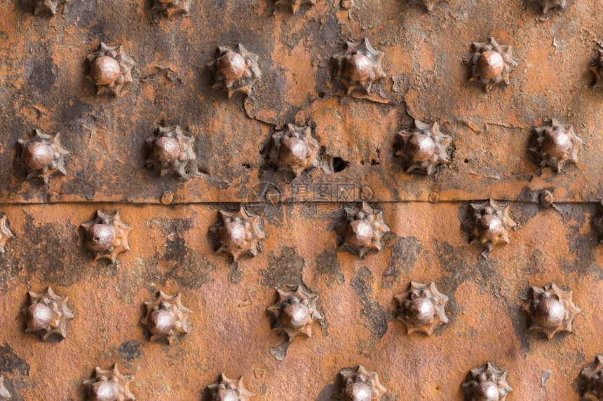 意大利热那亚古老的木制钉铁门细节工主要的氧化图片