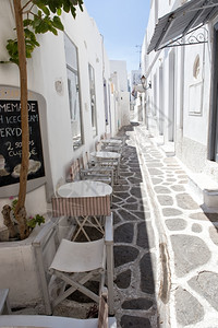 海滨田园诗般的希腊帕罗斯里奇亚的狭窄街道有传统的白色房屋吸引人的图片