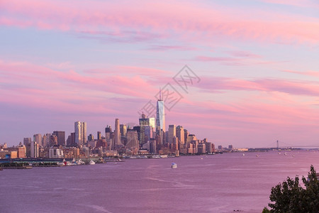 地标渡船纽约日落时曼哈顿市下城天线纽约图片